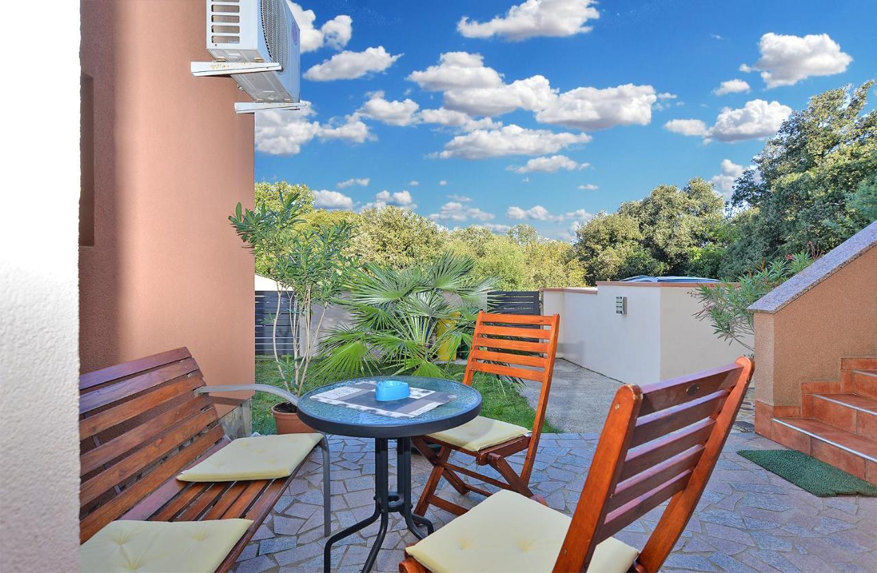 Apartment Puzar 295 Štinjan Buitenkant foto