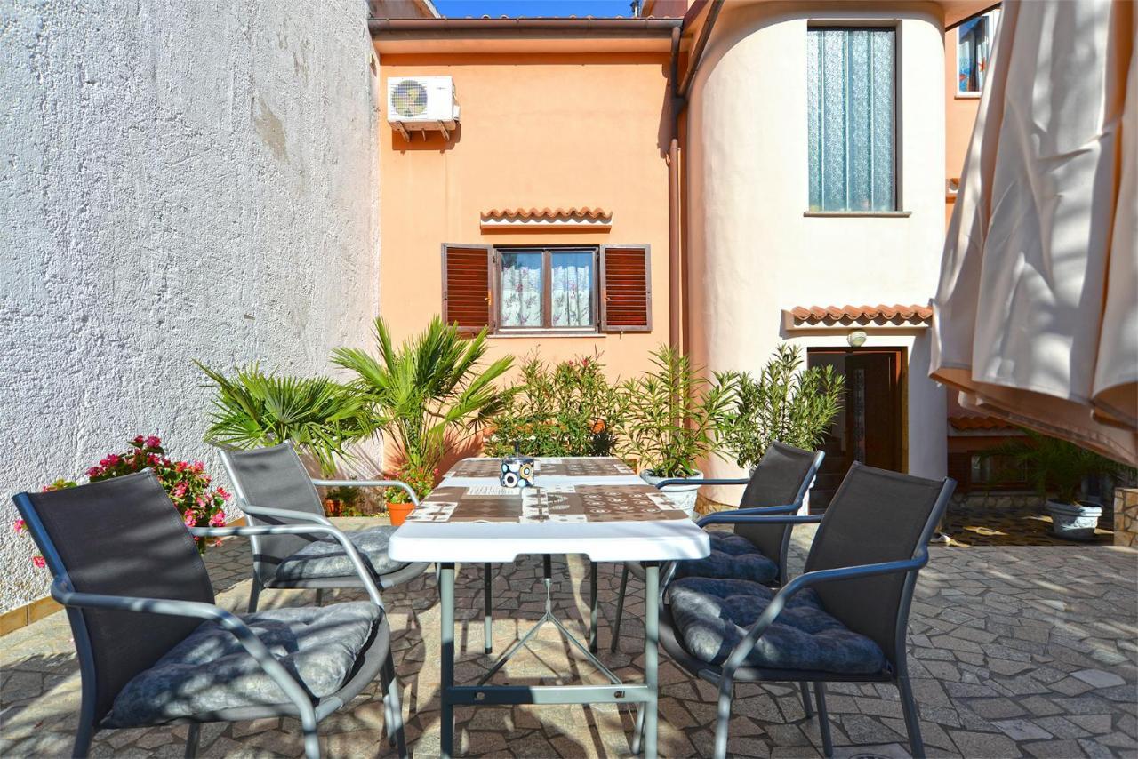 Apartment Puzar 295 Štinjan Buitenkant foto
