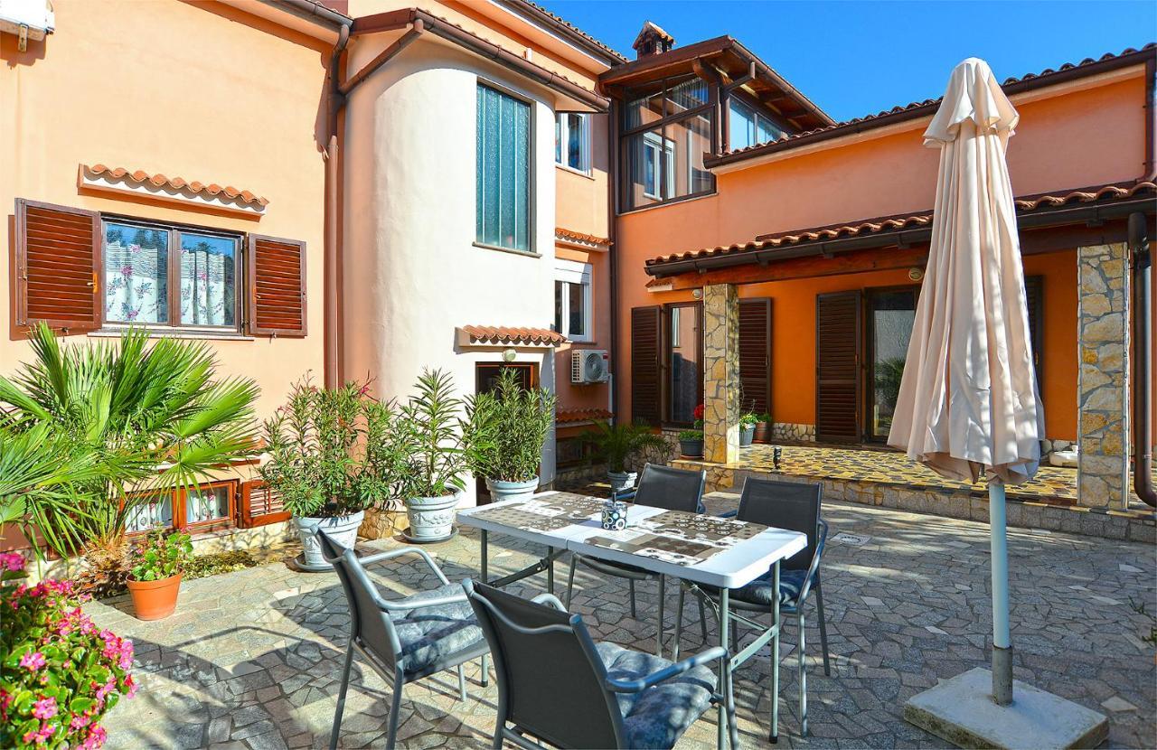 Apartment Puzar 295 Štinjan Buitenkant foto