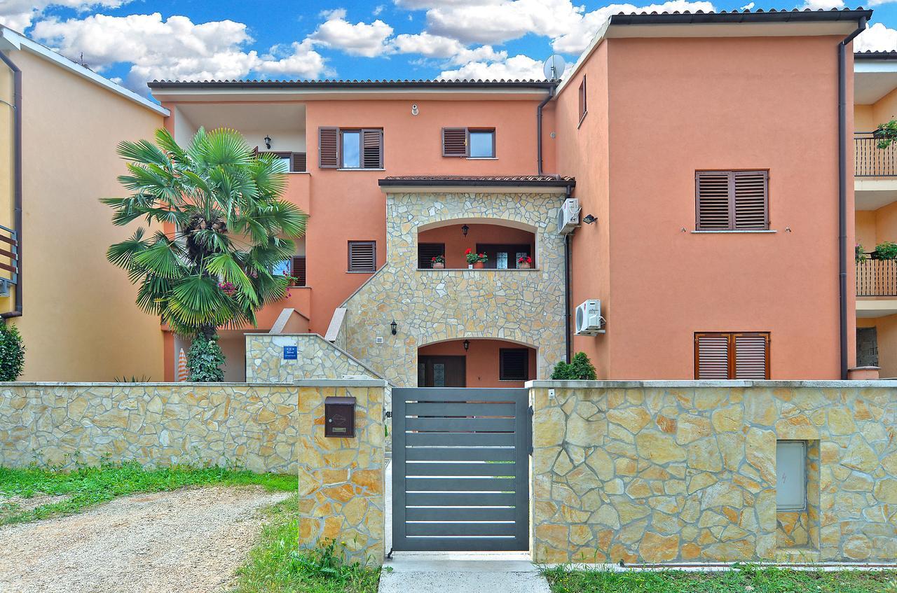 Apartment Puzar 295 Štinjan Buitenkant foto