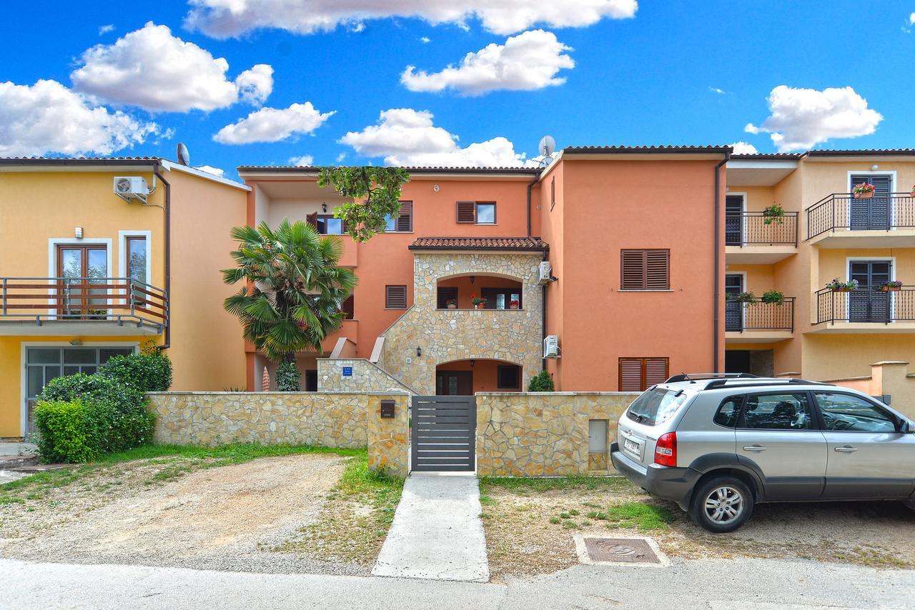 Apartment Puzar 295 Štinjan Buitenkant foto