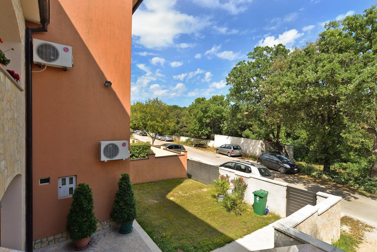 Apartment Puzar 295 Štinjan Buitenkant foto