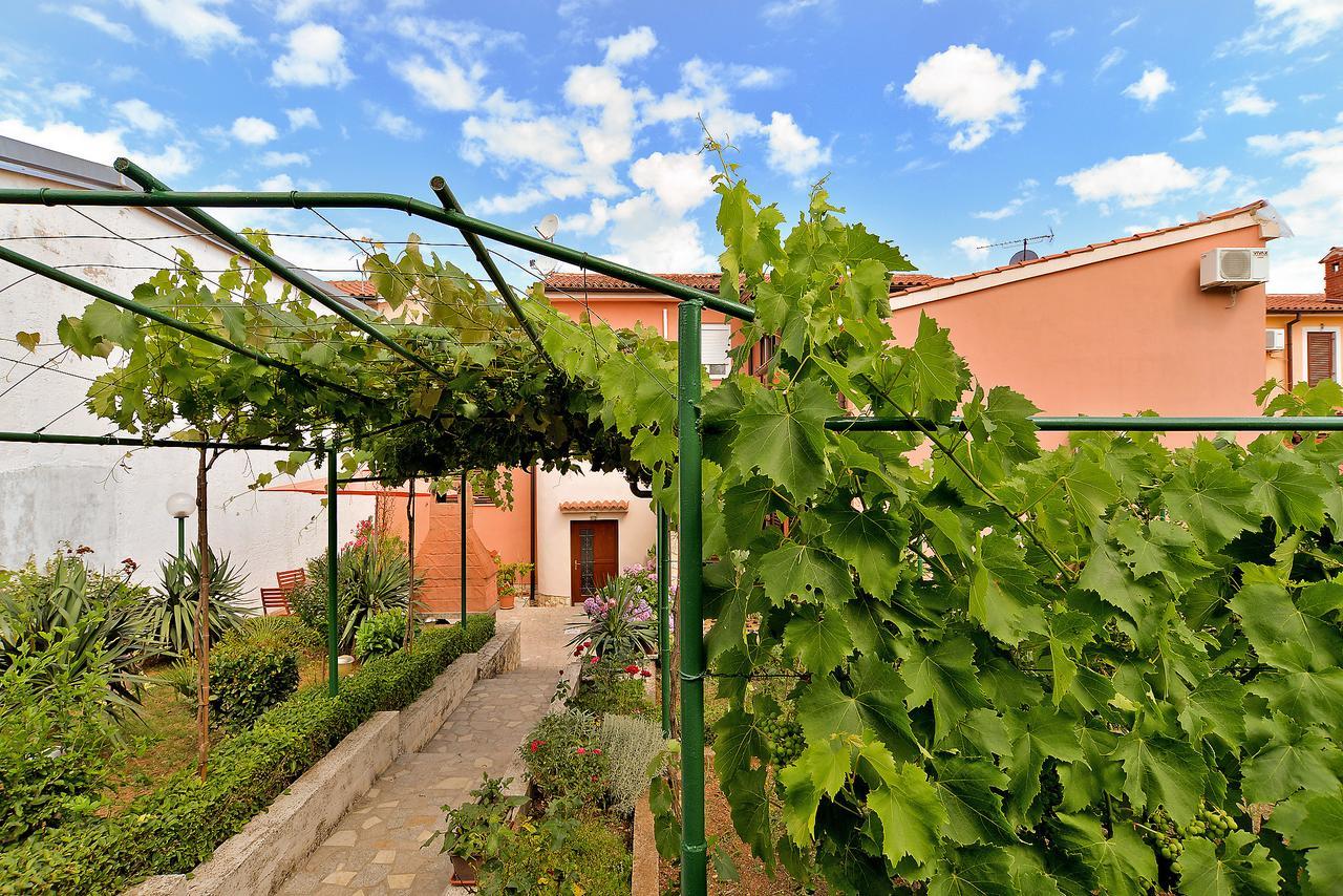 Apartment Puzar 295 Štinjan Buitenkant foto